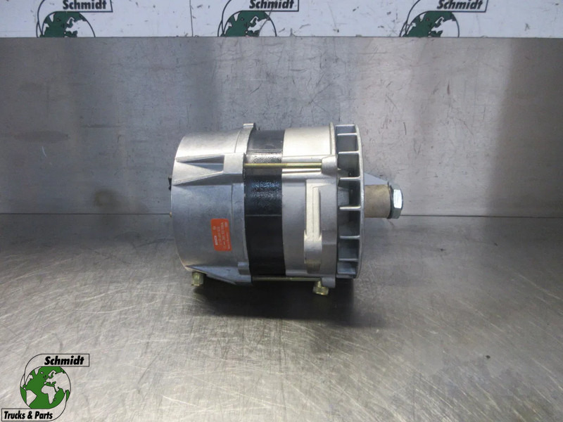 Iveco 0 120 689 524 BOSCH DYNAMO IVECO EURO 2 NIEUWE OP VOORRAAD - Алтернатор за Камион: снимка 1 Iveco 0 120 689 524 BOSCH DYNAMO IVECO EURO 2 NIEUWE OP VOORRAAD - Алтернатор за Камион: снимка 1