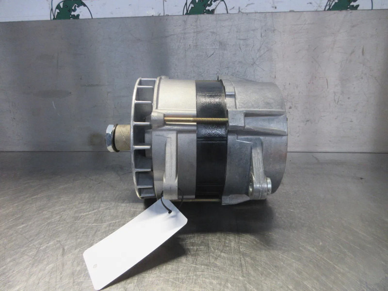 Iveco 0 120 689 524 BOSCH DYNAMO IVECO EURO 2 NIEUWE OP VOORRAAD - Алтернатор за Камион: снимка 3 Iveco 0 120 689 524 BOSCH DYNAMO IVECO EURO 2 NIEUWE OP VOORRAAD - Алтернатор за Камион: снимка 3