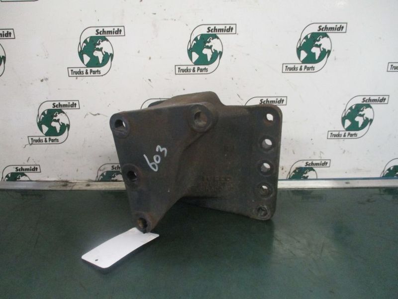 Iveco 41214880 stuur bracket stralis - Кормилно управление за Камион: снимка 2 Iveco 41214880 stuur bracket stralis - Кормилно управление за Камион: снимка 2