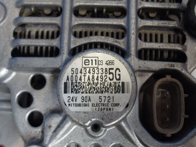 Iveco 504349338 DYNAMO IVECO HI WAY EURO 6 - Алтернатор за Камион: снимка 2 Iveco 504349338 DYNAMO IVECO HI WAY EURO 6 - Алтернатор за Камион: снимка 2
