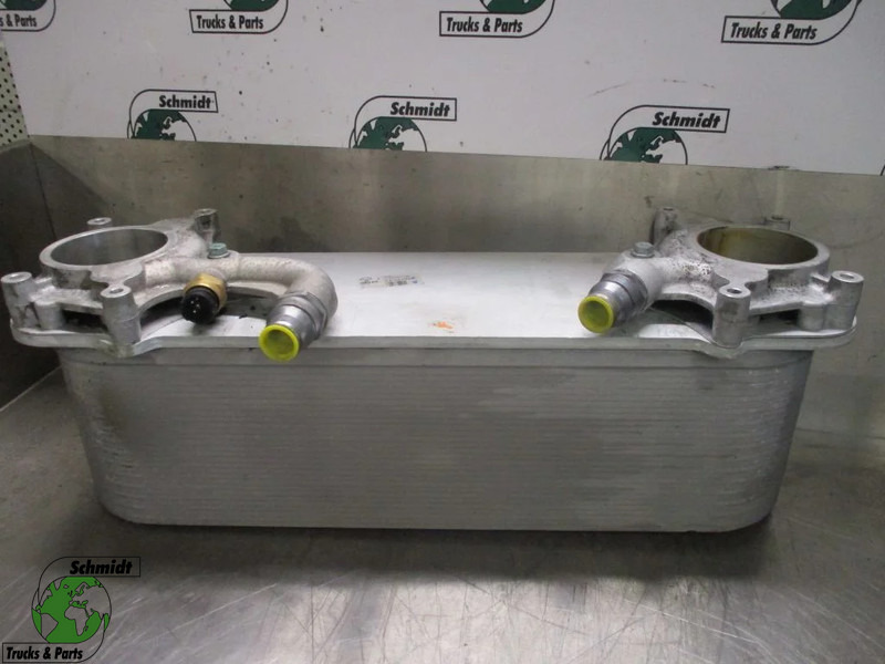 MAN 51.09500-7168 / 7196 // OLIE KOELER D 2676LF46 // 26 TGX TGS - Двигател и части за Камион: снимка 1 MAN 51.09500-7168 / 7196 // OLIE KOELER D 2676LF46 // 26 TGX TGS - Двигател и части за Камион: снимка 1