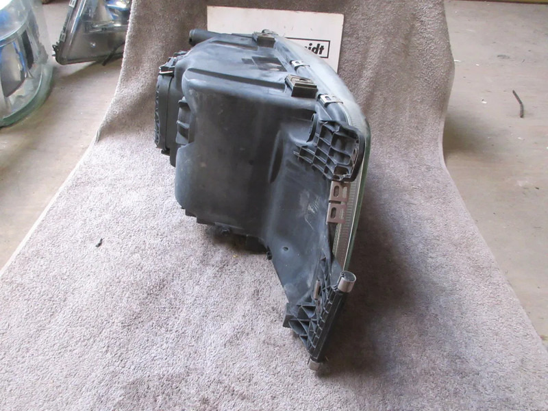 MAN 81.25101-6745// 81.25101-6683 KOPLAMP LINKS MAN TGX TGS 18.420 EURO 6 - Преден фар за Камион: снимка 2 MAN 81.25101-6745// 81.25101-6683 KOPLAMP LINKS MAN TGX TGS 18.420 EURO 6 - Преден фар за Камион: снимка 2