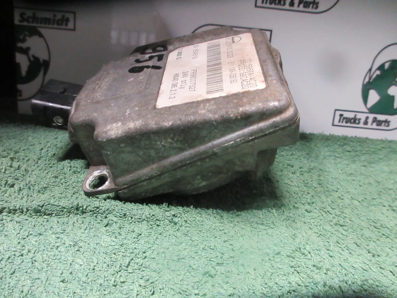 MAN 81.27610-0028 RADAR SENSOR MAN 18.440 TGX EURO 6 MODEL 2016 - Електрическа система за Камион: снимка 3 MAN 81.27610-0028 RADAR SENSOR MAN 18.440 TGX EURO 6 MODEL 2016 - Електрическа система за Камион: снимка 3