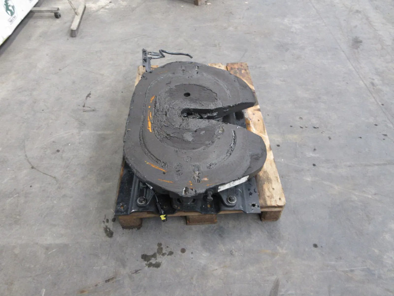 MAN 81.42710-6308 // 42KO-150-Z9 // 81.42715-0037 81.42710-6308 // 42KO-150-Z9 // 81.42715-0037 MAN 18.520 TGX MODEL 2024 - Седло за Камион: снимка 3 MAN 81.42710-6308 // 42KO-150-Z9 // 81.42715-0037 81.42710-6308 // 42KO-150-Z9 // 81.42715-0037 MAN 18.520 TGX MODEL 2024 - Седло за Камион: снимка 3