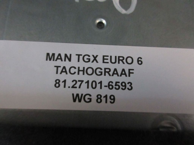 MAN TGX 81.27101-6593 TACHOGRAAF EURO 6 765.971KM - Електрическа система за Камион: снимка 4 MAN TGX 81.27101-6593 TACHOGRAAF EURO 6 765.971KM - Електрическа система за Камион: снимка 4