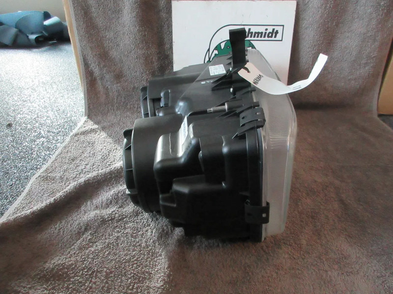 Mercedes-Benz A 940 820 02 61 KOPLAMP AXOR ATEGO NIEUWE OP VOORRAAD RECHTS - Преден фар за Камион: снимка 2 Mercedes-Benz A 940 820 02 61 KOPLAMP AXOR ATEGO NIEUWE OP VOORRAAD RECHTS - Преден фар за Камион: снимка 2