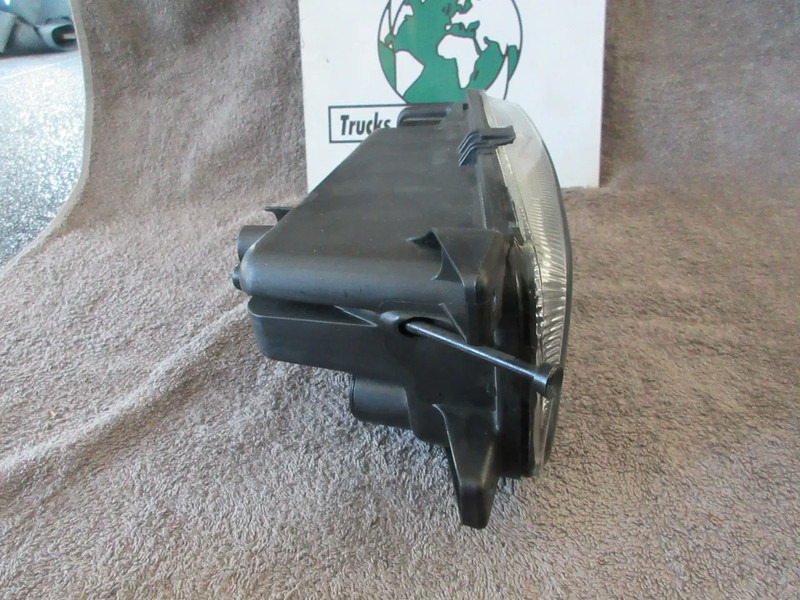 Mercedes-Benz A 943 820 00 56 // A 943 820 75 56 MISTLAMP NIEUWE LINKS MP3 1844 - Фар срещу мъгла за Камион: снимка 2 Mercedes-Benz A 943 820 00 56 // A 943 820 75 56 MISTLAMP NIEUWE LINKS MP3 1844 - Фар срещу мъгла за Камион: снимка 2
