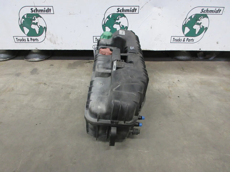 Mercedes-Benz A 960 501 90 03 WATERTANK MERCEDES BENZ 1833 MP4 EURO 6 - Разширителен съд за Камион: снимка 4 Mercedes-Benz A 960 501 90 03 WATERTANK MERCEDES BENZ 1833 MP4 EURO 6 - Разширителен съд за Камион: снимка 4
