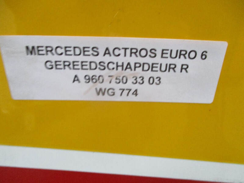 Mercedes-Benz A 960 750 33 03/ A 960 750 27 03 // DEUR GEREEDSCHAP MP4 ACTOS EURO 6 - Кабина и интериор за Камион: снимка 3 Mercedes-Benz A 960 750 33 03/ A 960 750 27 03 // DEUR GEREEDSCHAP MP4 ACTOS EURO 6 - Кабина и интериор за Камион: снимка 3