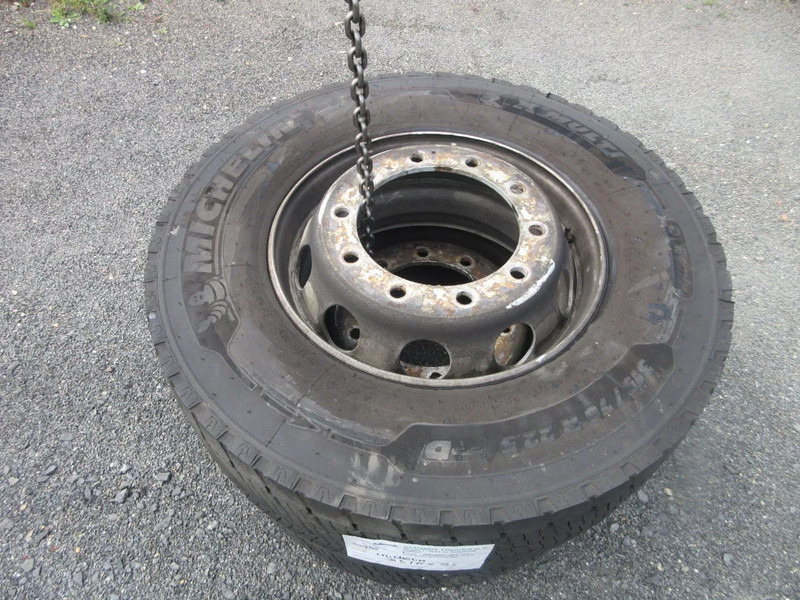 Michelin 315/70R22.5 // 2 X ACHTER BAND MET STAAL WIEL - Гума за Камион: снимка 2 Michelin 315/70R22.5 // 2 X ACHTER BAND MET STAAL WIEL - Гума за Камион: снимка 2