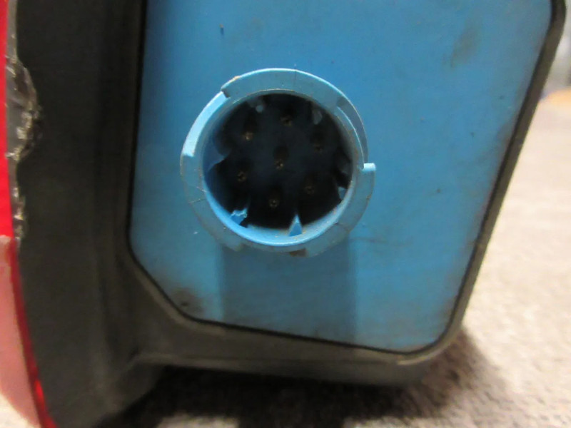 Renault 7420769775 ACHTERLAMP RENAULT PREMUIM EURO 5 LINKS - Заден фар за Камион: снимка 5 Renault 7420769775 ACHTERLAMP RENAULT PREMUIM EURO 5 LINKS - Заден фар за Камион: снимка 5