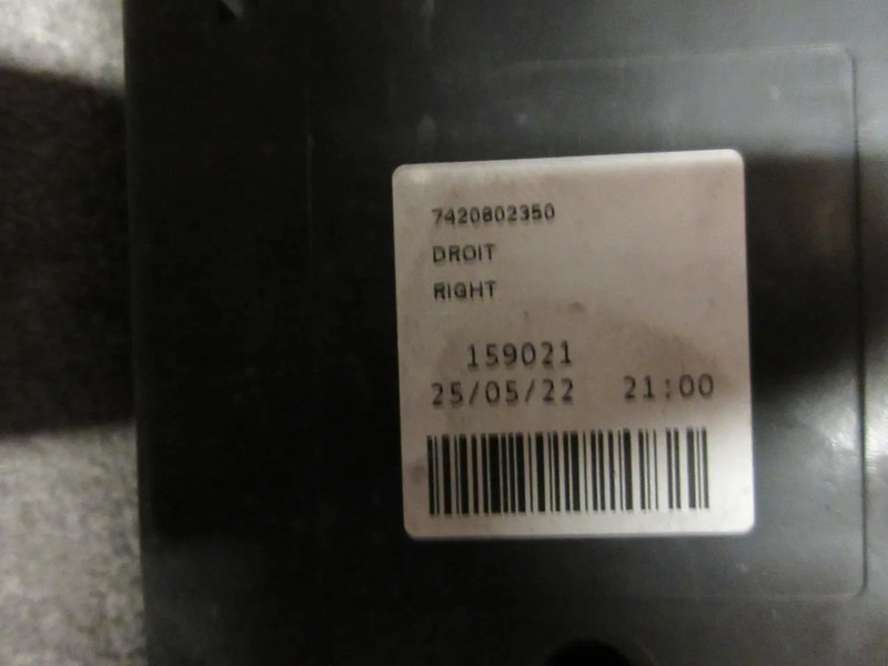 Renault 7420802350 ACHTERLAMP RENAULT PREMUIM EURO 6 RECHTS - Заден фар за Камион: снимка 5 Renault 7420802350 ACHTERLAMP RENAULT PREMUIM EURO 6 RECHTS - Заден фар за Камион: снимка 5