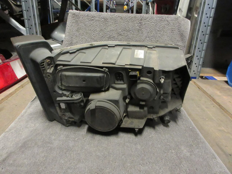 Renault 7482251239 KOPLAMP RENAULT T 480 EURO 6 LINKS - Преден фар за Камион: снимка 3 Renault 7482251239 KOPLAMP RENAULT T 480 EURO 6 LINKS - Преден фар за Камион: снимка 3