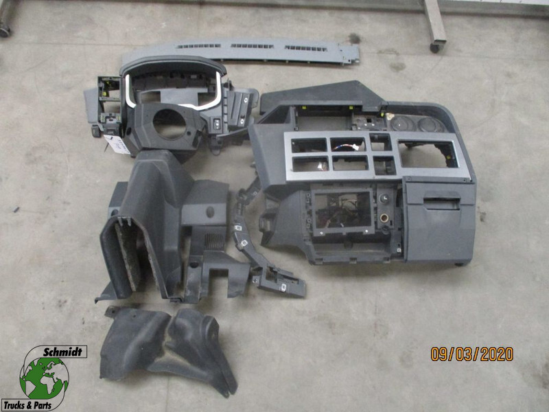 Renault T 460 DASBOARD DELEN - Табло за Камион: снимка 1 Renault T 460 DASBOARD DELEN - Табло за Камион: снимка 1