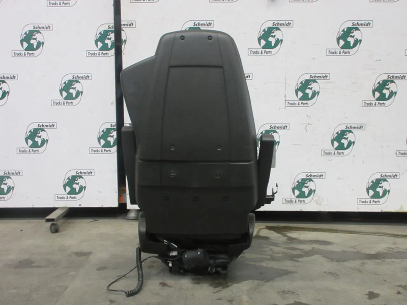 Volvo 23766412 // 23764396 STOELEN SET LUCHTGEVEERT R+L FM MODEL 2023 - Седалка за Камион: снимка 5 Volvo 23766412 // 23764396 STOELEN SET LUCHTGEVEERT R+L FM MODEL 2023 - Седалка за Камион: снимка 5