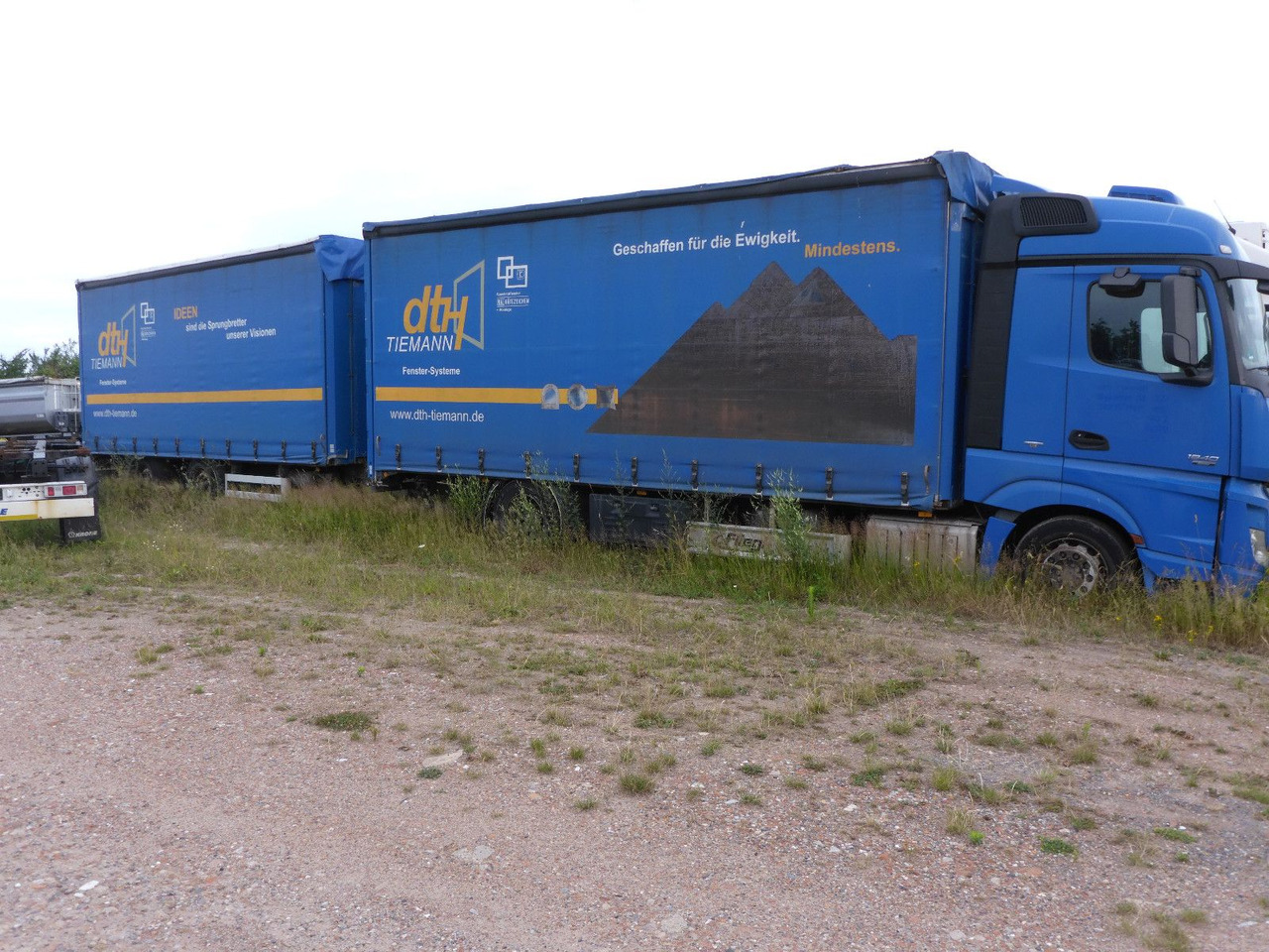 Mercedes-Benz 1840 Top Zustand 106 m3  Euro 6 + Anhänger - Камион с брезент: снимка 3 Mercedes-Benz 1840 Top Zustand 106 m3  Euro 6 + Anhänger - Камион с брезент: снимка 3