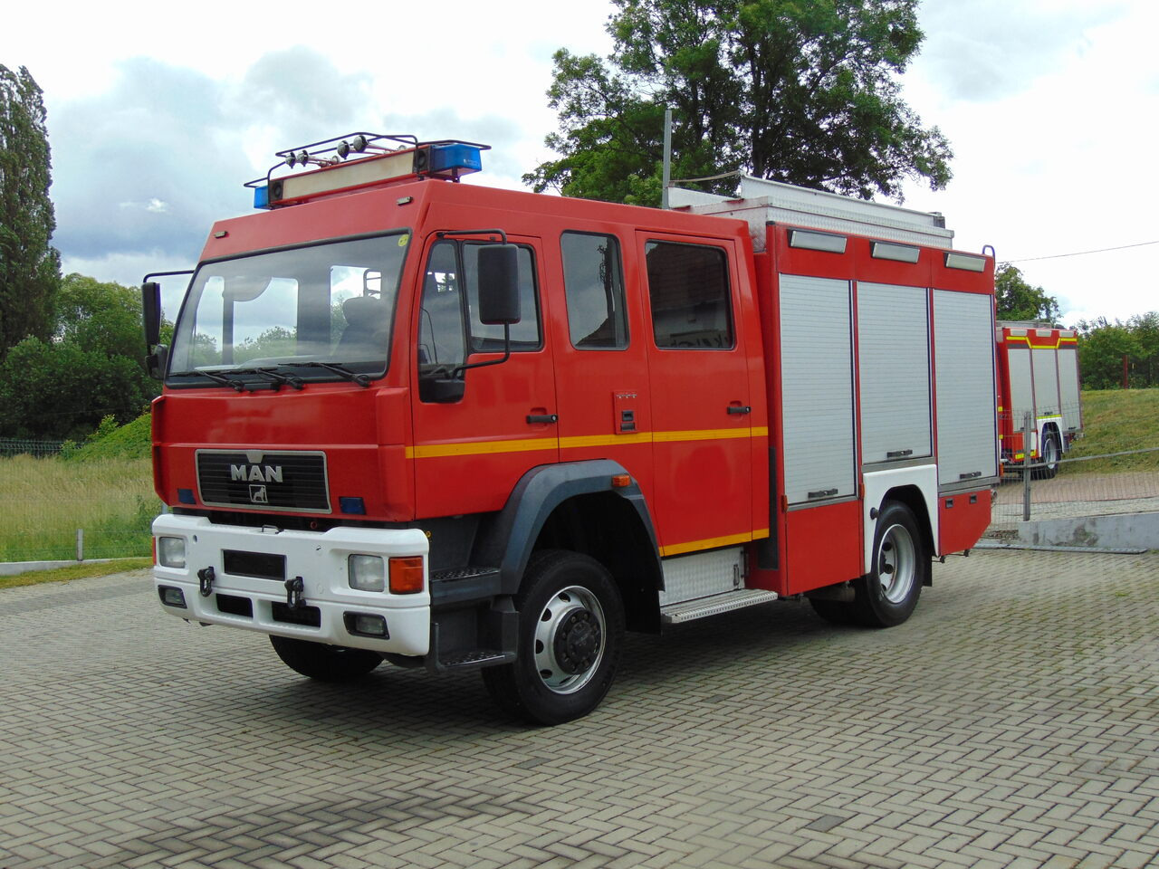 MAN LE14.260 4x4 MAGIRUS - Пожарна кола: снимка 1 MAN LE14.260 4x4 MAGIRUS - Пожарна кола: снимка 1