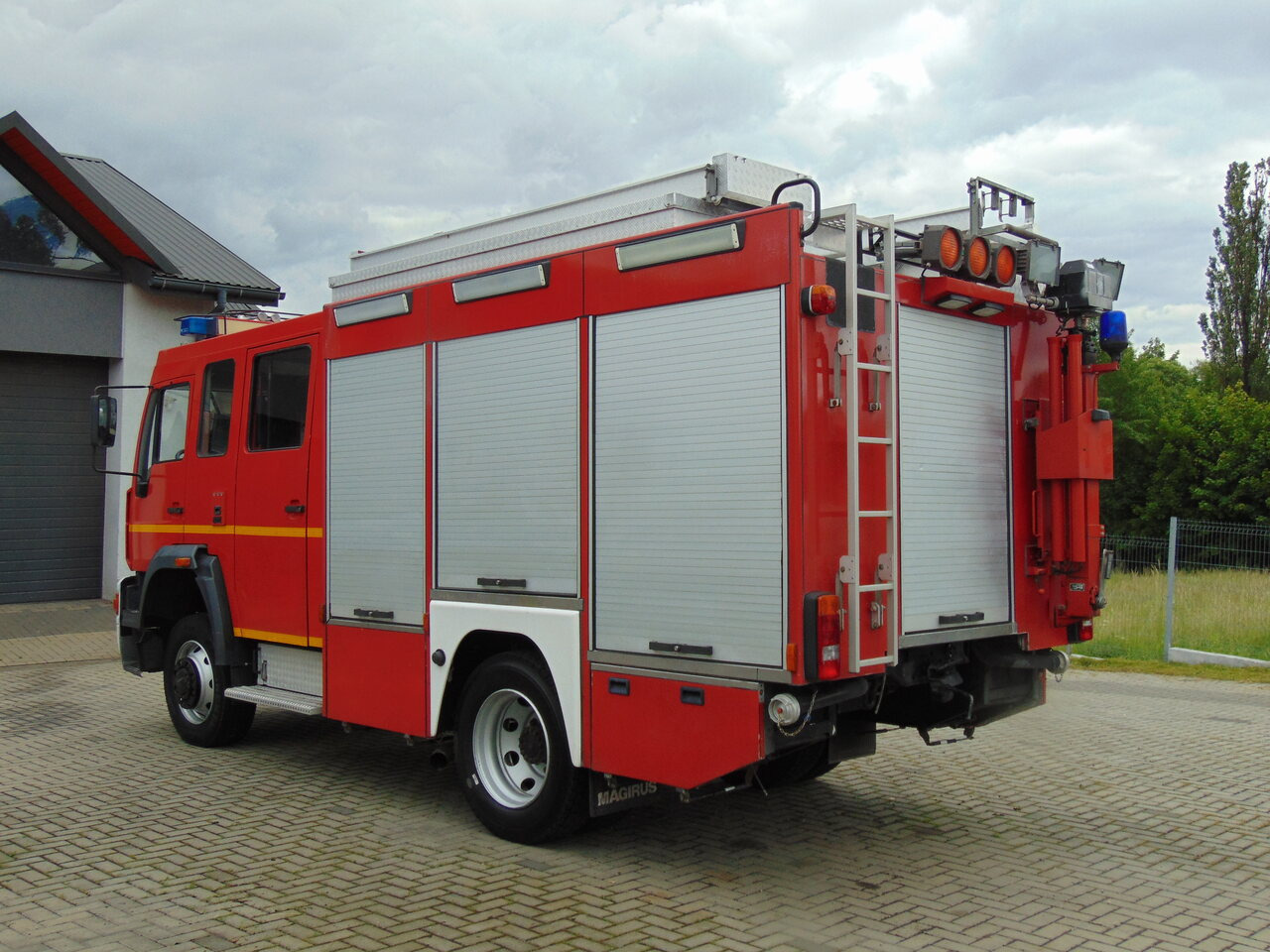MAN LE14.260 4x4 MAGIRUS - Пожарна кола: снимка 3 MAN LE14.260 4x4 MAGIRUS - Пожарна кола: снимка 3