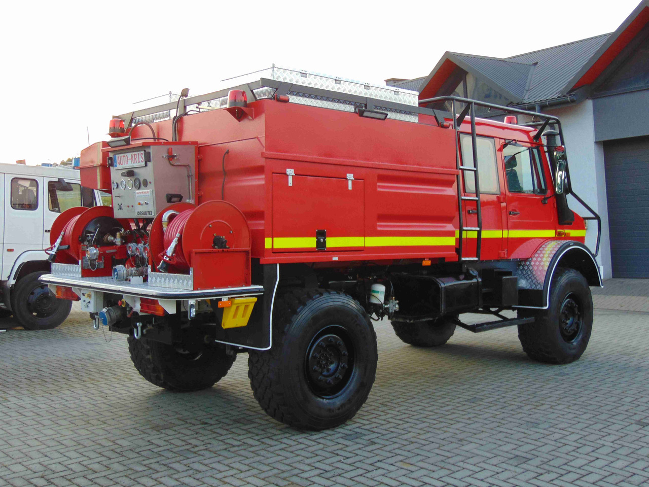 MERCEDES-BENZ Unimog U5000 4x4 DESAUTEL - 5000 WATER !!! - Пожарна кола: снимка 4 MERCEDES-BENZ Unimog U5000 4x4 DESAUTEL - 5000 WATER !!! - Пожарна кола: снимка 4