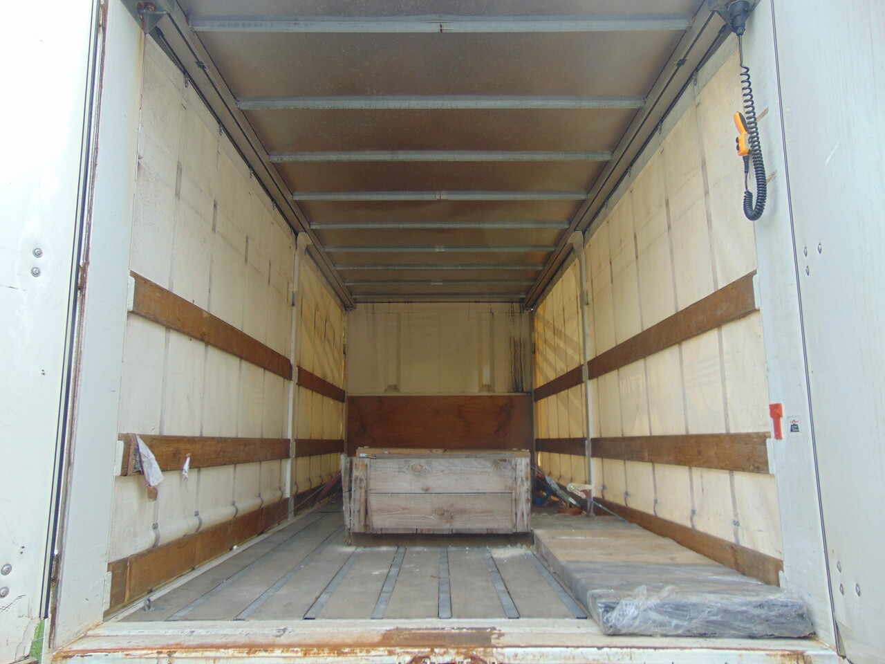 Камион с брезент RENAULT Midlum 240DXi: снимка 8