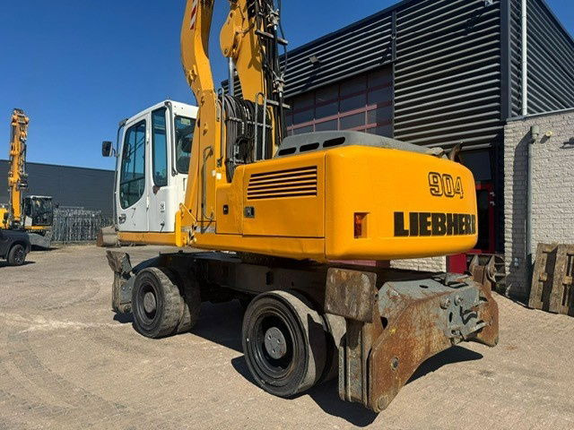 Liebherr A 904 C Litronic + Grab - Багер за манипулиране на материали: снимка 2 Liebherr A 904 C Litronic + Grab - Багер за манипулиране на материали: снимка 2