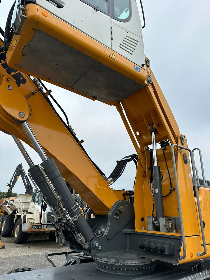 Liebherr LH 30 M - Багер за манипулиране на материали: снимка 2 Liebherr LH 30 M - Багер за манипулиране на материали: снимка 2