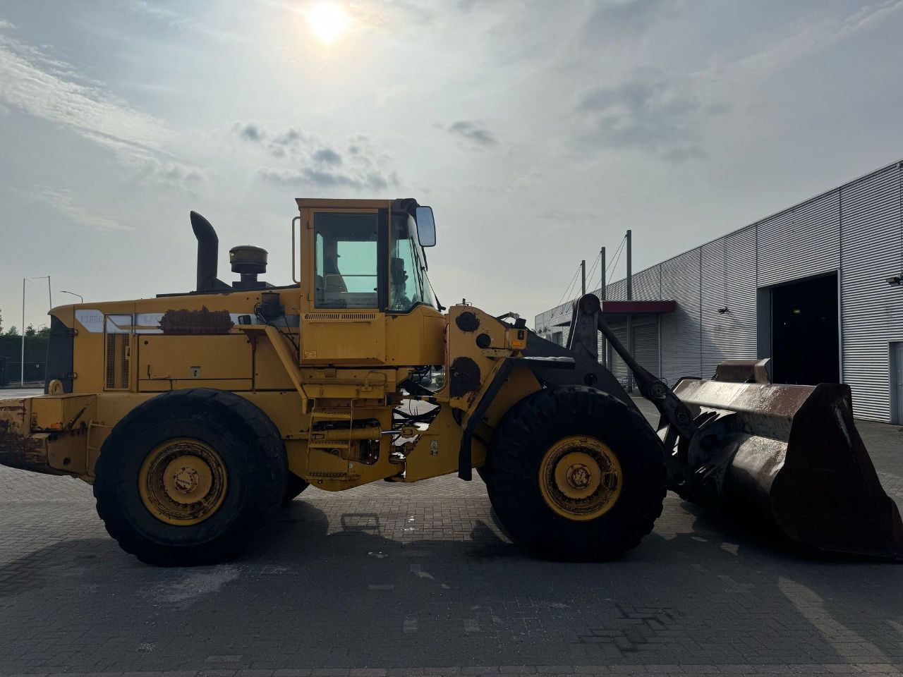Volvo L180C - Колесен товарач: снимка 4 Volvo L180C - Колесен товарач: снимка 4