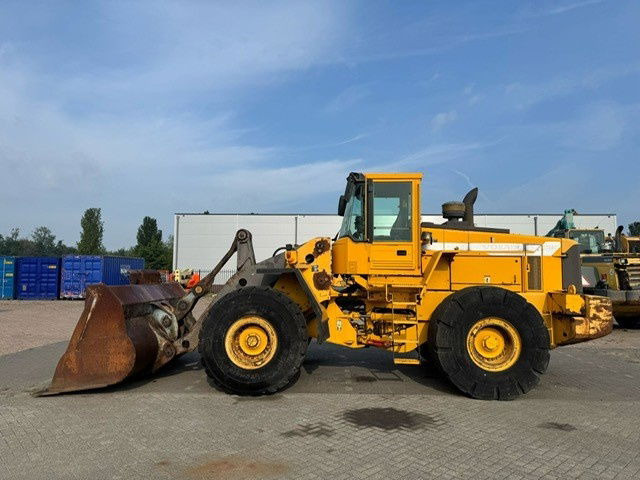 Volvo L180C - Колесен товарач: снимка 1 Volvo L180C - Колесен товарач: снимка 1