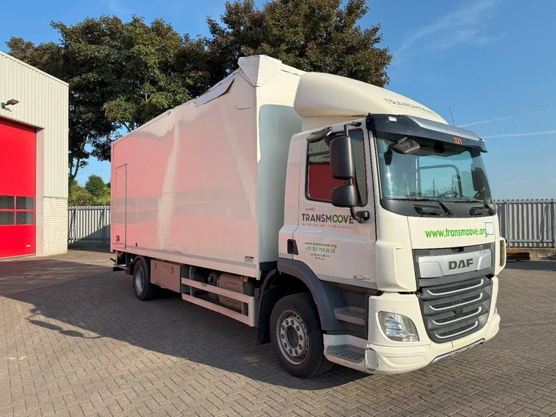 DAF CF 230 / ENGINE RUNNING / ONLY:286284 KM / ACC / LWDS / PLATFORM 2000 KG / 3SEATS / AUTOMATIC / EURO-6 / 2018 - Камион фургон: снимка 2 DAF CF 230 / ENGINE RUNNING / ONLY:286284 KM / ACC / LWDS / PLATFORM 2000 KG / 3SEATS / AUTOMATIC / EURO-6 / 2018 - Камион фургон: снимка 2