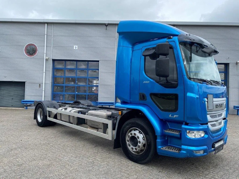 DAF LF290 / ONLY:429873KM / LWDS / GOOD TYRES / AUTOMATIC / EURO-6 / 2018 - Шаси кабина: снимка 2 DAF LF290 / ONLY:429873KM / LWDS / GOOD TYRES / AUTOMATIC / EURO-6 / 2018 - Шаси кабина: снимка 2