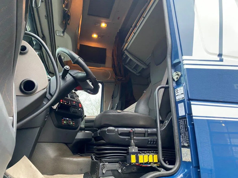 Мултилифт с кука камион DAF XF106-530 8X2 / AJK HOOKLIFT 25000KG / 9 TON FRONT AXLE / NAVI / ONLY:612482 KM / SSC / AUTOMATIC / EURO-6 / 2019: снимка 13 Мултилифт с кука камион DAF XF106-530 8X2 / AJK HOOKLIFT 25000KG / 9 TON FRONT AXLE / NAVI / ONLY:612482 KM / SSC / AUTOMATIC / EURO-6 / 2019: снимка 13