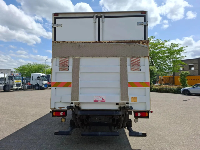 Iveco EuroCargo 120 / COOL TRUCK / CARRIER XARIOS 600 / PLATFORM 2000KG / ONLY:340634 KM / AIRCO / MANUAL / EURO-6 / 2014 - Изотермичен камион: снимка 4 Iveco EuroCargo 120 / COOL TRUCK / CARRIER XARIOS 600 / PLATFORM 2000KG / ONLY:340634 KM / AIRCO / MANUAL / EURO-6 / 2014 - Изотермичен камион: снимка 4