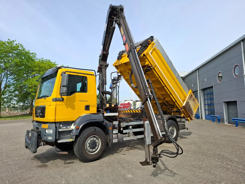 MAN TGM 18.250 / 4X4 / NL TRUCK / TUV:30-04-2026 / 118783 KM / HMF 1110 K2 / ROTATOR / GOOD TYRES / FULL-STEEL / DRUM BRAKES / MANUA - Самосвал камион, Камион с кран: снимка 1 MAN TGM 18.250 / 4X4 / NL TRUCK / TUV:30-04-2026 / 118783 KM / HMF 1110 K2 / ROTATOR / GOOD TYRES / FULL-STEEL / DRUM BRAKES / MANUA - Самосвал камион, Камион с кран: снимка 1