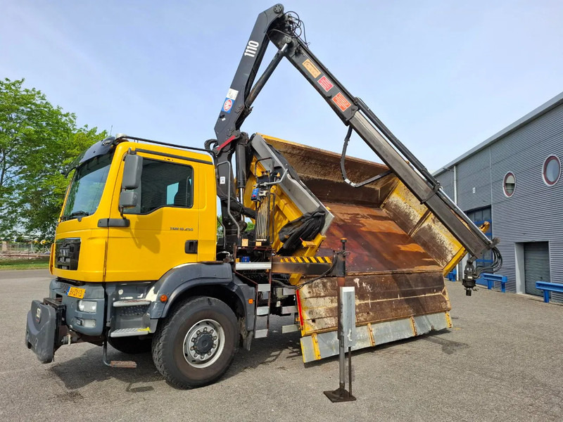 MAN TGM 18.250 / 4X4 / NL TRUCK / TUV:30-04-2026 / 118783 KM / HMF 1110 K2 / ROTATOR / GOOD TYRES / FULL-STEEL / DRUM BRAKES / MANUA - Самосвал камион, Камион с кран: снимка 2 MAN TGM 18.250 / 4X4 / NL TRUCK / TUV:30-04-2026 / 118783 KM / HMF 1110 K2 / ROTATOR / GOOD TYRES / FULL-STEEL / DRUM BRAKES / MANUA - Самосвал камион, Камион с кран: снимка 2