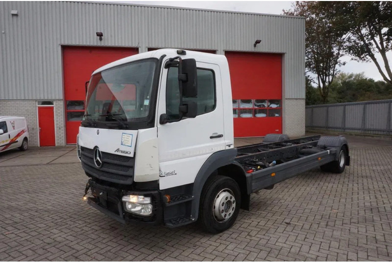 Mercedes-Benz ATEGO 1221 / ENGINE RUNNING / ONLY:253095 KM / AUTOMATIC / EURO-6 / 2017 - Шаси кабина: снимка 1 Mercedes-Benz ATEGO 1221 / ENGINE RUNNING / ONLY:253095 KM / AUTOMATIC / EURO-6 / 2017 - Шаси кабина: снимка 1