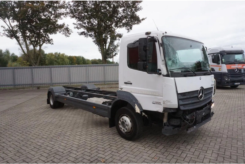 Mercedes-Benz ATEGO 1221 / ENGINE RUNNING / ONLY:253095 KM / AUTOMATIC / EURO-6 / 2017 - Шаси кабина: снимка 2 Mercedes-Benz ATEGO 1221 / ENGINE RUNNING / ONLY:253095 KM / AUTOMATIC / EURO-6 / 2017 - Шаси кабина: снимка 2