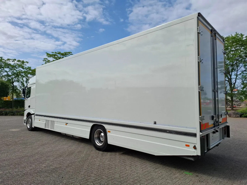 Mercedes-Benz Actros 1843 / GERMAN FLOWER TRUCK / 162021 KM / ISOLATED BOX / COOL & HEATED / NAVI / PLATFORM 1500 KG / TOP CONDITION / FULL-AI - Магазин камион: снимка 3 Mercedes-Benz Actros 1843 / GERMAN FLOWER TRUCK / 162021 KM / ISOLATED BOX / COOL & HEATED / NAVI / PLATFORM 1500 KG / TOP CONDITION / FULL-AI - Магазин камион: снимка 3