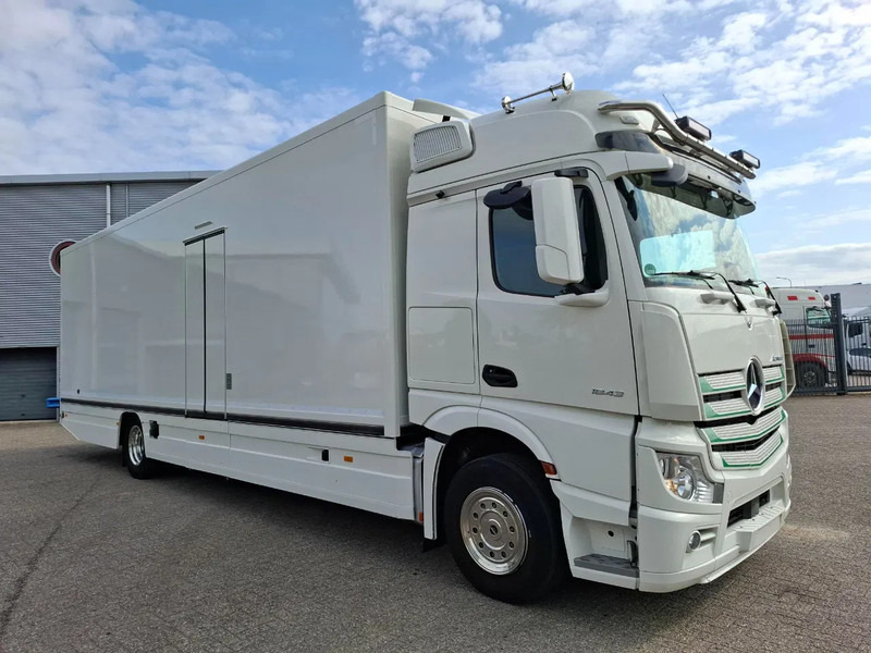 Mercedes-Benz Actros 1843 / GERMAN FLOWER TRUCK / 162021 KM / ISOLATED BOX / COOL & HEATED / NAVI / PLATFORM 1500 KG / TOP CONDITION / FULL-AI - Магазин камион: снимка 2 Mercedes-Benz Actros 1843 / GERMAN FLOWER TRUCK / 162021 KM / ISOLATED BOX / COOL & HEATED / NAVI / PLATFORM 1500 KG / TOP CONDITION / FULL-AI - Магазин камион: снимка 2