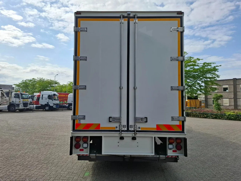 Mercedes-Benz Actros 1843 / GERMAN FLOWER TRUCK / 162021 KM / ISOLATED BOX / COOL & HEATED / NAVI / PLATFORM 1500 KG / TOP CONDITION / FULL-AI - Магазин камион: снимка 4 Mercedes-Benz Actros 1843 / GERMAN FLOWER TRUCK / 162021 KM / ISOLATED BOX / COOL & HEATED / NAVI / PLATFORM 1500 KG / TOP CONDITION / FULL-AI - Магазин камион: снимка 4