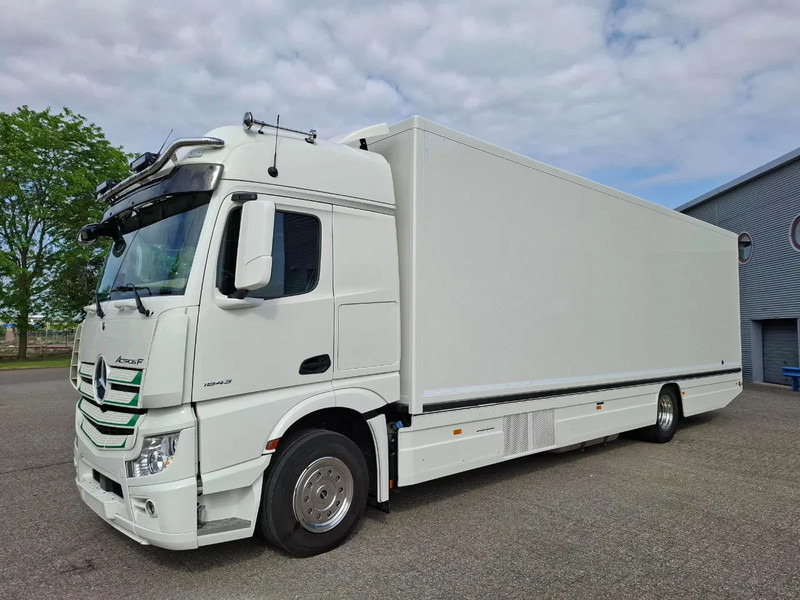 Mercedes-Benz Actros 1843 / GERMAN FLOWER TRUCK / 162021 KM / ISOLATED BOX / COOL & HEATED / NAVI / PLATFORM 1500 KG / TOP CONDITION / FULL-AI - Магазин камион: снимка 1 Mercedes-Benz Actros 1843 / GERMAN FLOWER TRUCK / 162021 KM / ISOLATED BOX / COOL & HEATED / NAVI / PLATFORM 1500 KG / TOP CONDITION / FULL-AI - Магазин камион: снимка 1