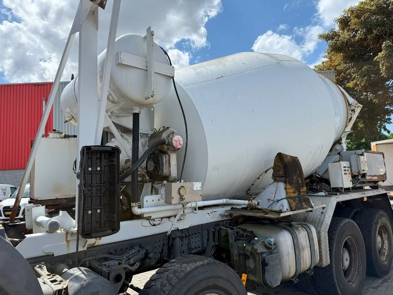 Liebherr 804 FSL 804 FSL / 8m³ / WATERTANK 500 LITER / POMP NOT INCLUDED / ! EMPTY ! / 2015 - Прикачен инвентар: снимка 1 Liebherr 804 FSL 804 FSL / 8m³ / WATERTANK 500 LITER / POMP NOT INCLUDED / ! EMPTY ! / 2015 - Прикачен инвентар: снимка 1