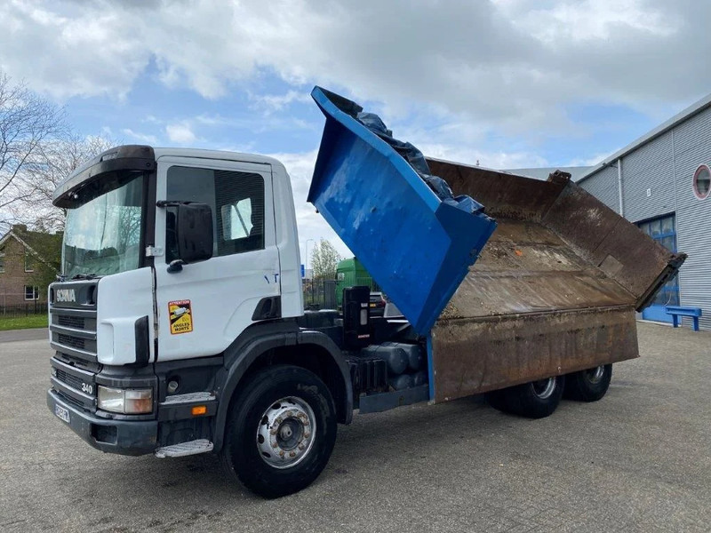 Scania 114-340 / 6X4 / 2 SIDE TIPPER / BIG AXLE / FULL-STEEL / DRUM BRAKES / MANUAL / 1999 - Самосвал камион: снимка 3 Scania 114-340 / 6X4 / 2 SIDE TIPPER / BIG AXLE / FULL-STEEL / DRUM BRAKES / MANUAL / 1999 - Самосвал камион: снимка 3