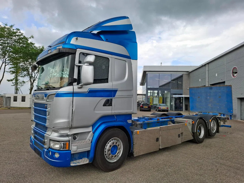 Scania R580 V8 / RETARDER / LIFT+LENKACHSE / FULL-AIR / PLATFORM 2000 KG / LEATHER / AIRCO / AUTOMATIC / EURO-6 / 2014 - Шаси кабина: снимка 1 Scania R580 V8 / RETARDER / LIFT+LENKACHSE / FULL-AIR / PLATFORM 2000 KG / LEATHER / AIRCO / AUTOMATIC / EURO-6 / 2014 - Шаси кабина: снимка 1