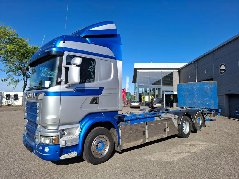 Scania R580 V8 / RETARDER / LIFT+LENKACHSE / FULL-AIR / PLATFORM 2000 KG / LEATHER / AIRCO / AUTOMATIC / EURO-6 / 2015 - Шаси кабина: снимка 1 Scania R580 V8 / RETARDER / LIFT+LENKACHSE / FULL-AIR / PLATFORM 2000 KG / LEATHER / AIRCO / AUTOMATIC / EURO-6 / 2015 - Шаси кабина: снимка 1