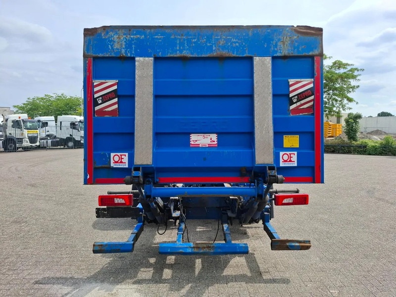 Scania R580 V8 / RETARDER / LIFT+LENKACHSE / FULL-AIR / PLATFORM 2000 KG / LEATHER / AIRCO / AUTOMATIC / EURO-6 / 2015 - Шаси кабина: снимка 4 Scania R580 V8 / RETARDER / LIFT+LENKACHSE / FULL-AIR / PLATFORM 2000 KG / LEATHER / AIRCO / AUTOMATIC / EURO-6 / 2015 - Шаси кабина: снимка 4