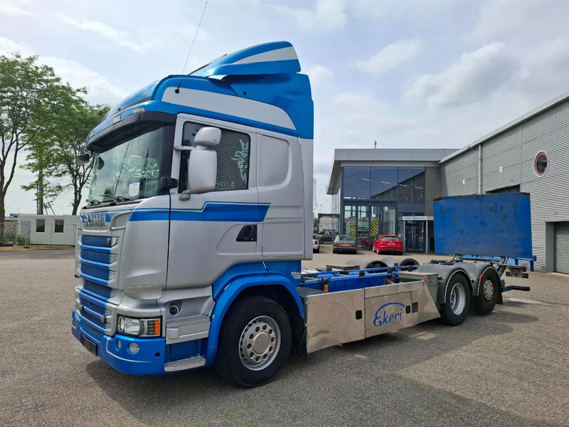 Scania R580 V8 / RETARDER / LIFT+LENKACHSE / FULL-AIR / PLATFORM 2000 KG / LEATHER / AIRCO / AUTOMATIC / EURO-6 / 2015 - Шаси кабина: снимка 1 Scania R580 V8 / RETARDER / LIFT+LENKACHSE / FULL-AIR / PLATFORM 2000 KG / LEATHER / AIRCO / AUTOMATIC / EURO-6 / 2015 - Шаси кабина: снимка 1