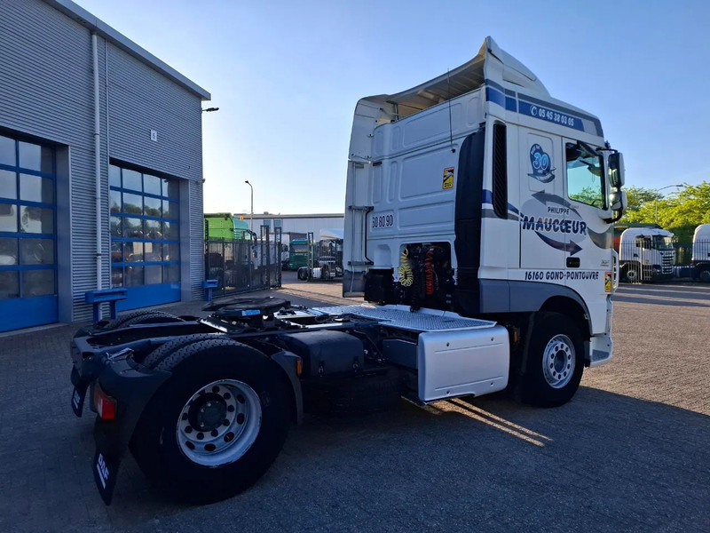 DAF XF106-460 / INTARDER / DEB / MANUAL / AIRCO / CLEAN TRUCK / EURO-6 / 2014 - Влекач: снимка 5 DAF XF106-460 / INTARDER / DEB / MANUAL / AIRCO / CLEAN TRUCK / EURO-6 / 2014 - Влекач: снимка 5