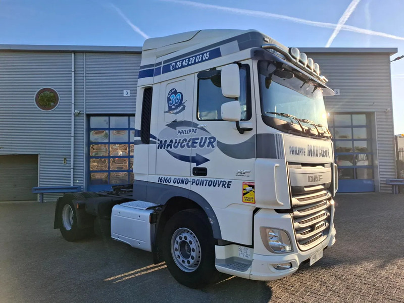 DAF XF106-460 / INTARDER / DEB / MANUAL / AIRCO / CLEAN TRUCK / EURO-6 / 2014 - Влекач: снимка 2 DAF XF106-460 / INTARDER / DEB / MANUAL / AIRCO / CLEAN TRUCK / EURO-6 / 2014 - Влекач: снимка 2