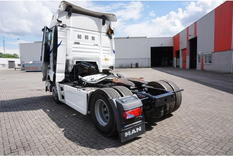 MAN TGX18.470 / AUTOMATIC / INTARDER / NEW TYPE / EURO-6 / 2021 - Влекач: снимка 4 MAN TGX18.470 / AUTOMATIC / INTARDER / NEW TYPE / EURO-6 / 2021 - Влекач: снимка 4