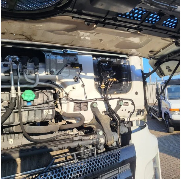 Влекач Mercedes-Benz ACTROS 1863 / ENGINE RUNNING / RETARDER / PARK-COOL /HYDRAULICS / ONLY: 268593KM / GIGA-SPACE / MIRRORCAM / AUTOMATIC / EURO-6 /: снимка 12